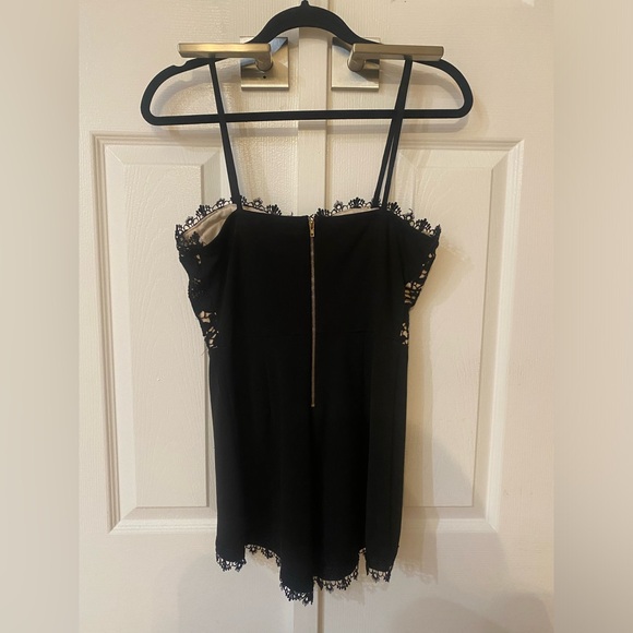 Black Lace top romper - Picture 3 of 6